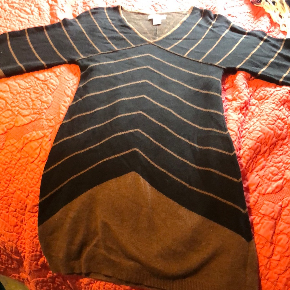 Black and Brown V-Neck Knit Sweater